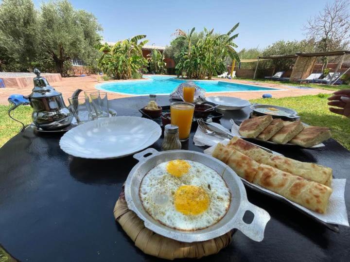 Le Domaine De Carole Marrakech Bed & Breakfast Douar Akkara Exterior photo